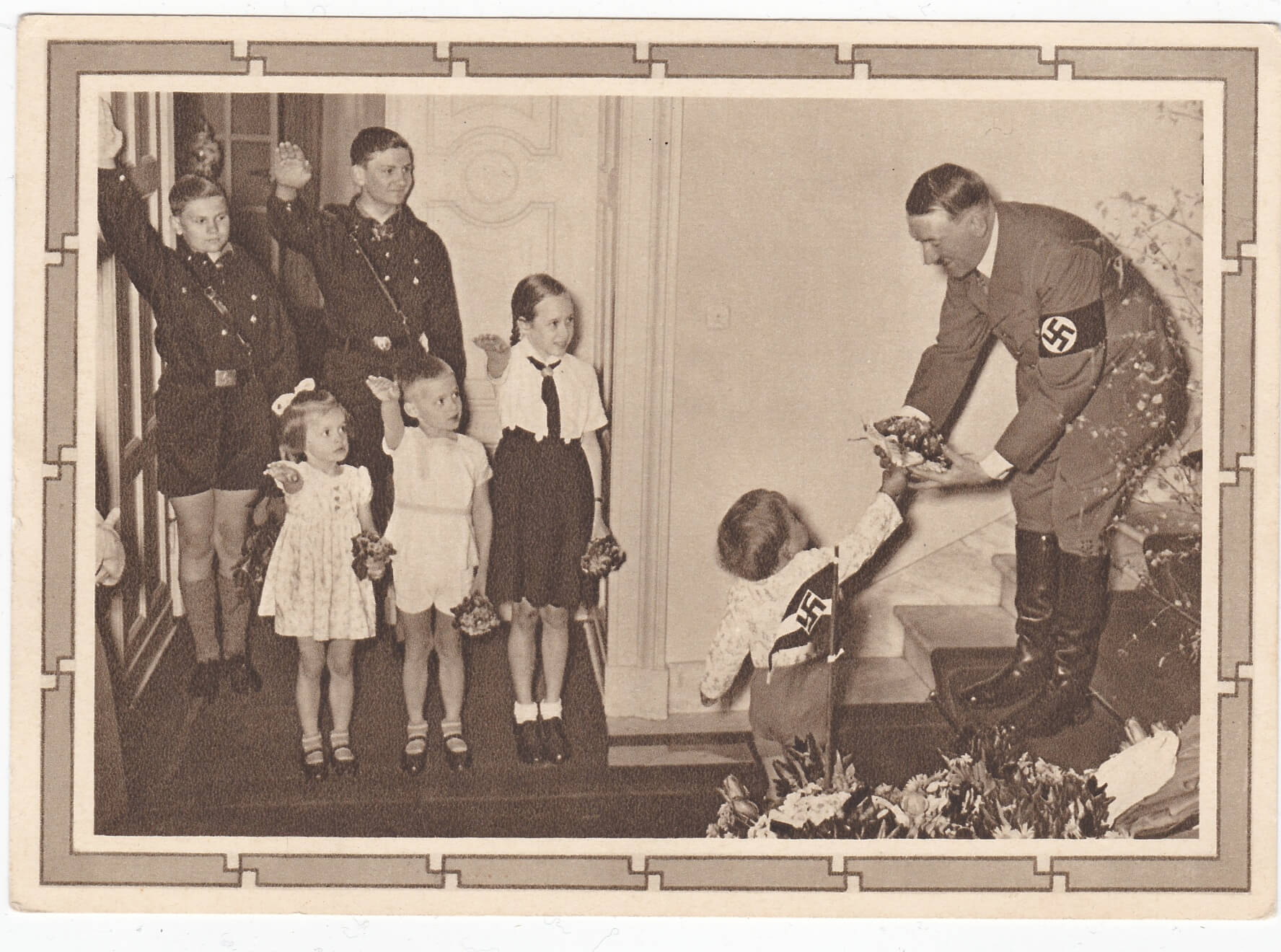 foto Adolf Hitler met kinderen