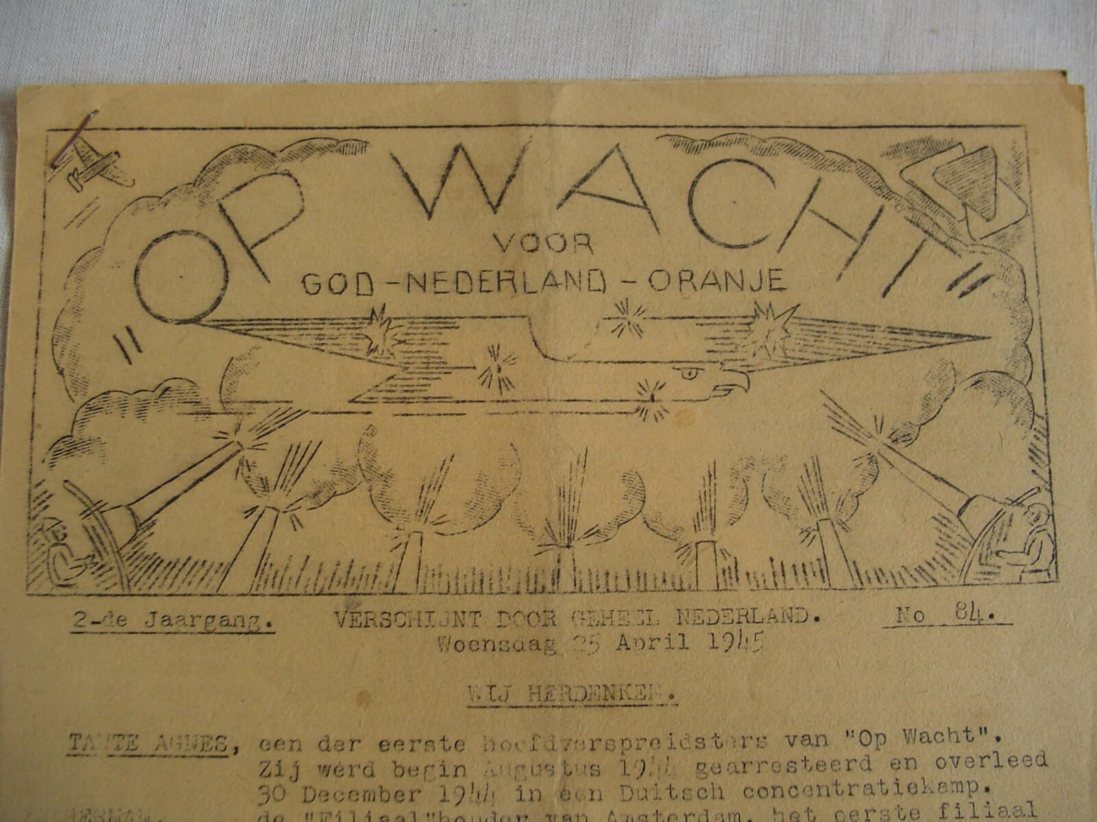 Kranten bevrijding de tweede wereldoorlog krant wo2 1945 Op Wacht