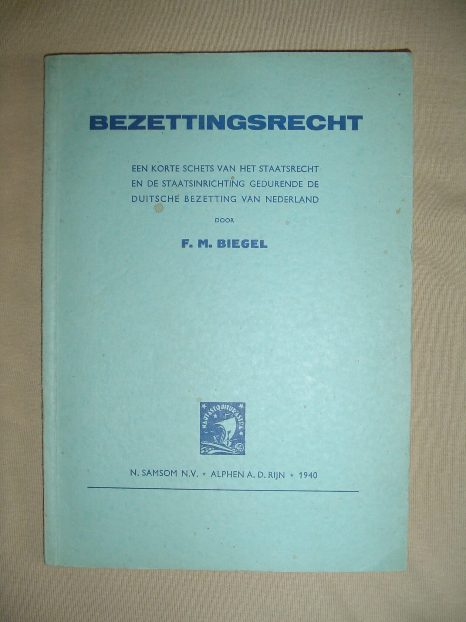 Boekje Bezettingsrecht uit de tweede wereldoorlog blauw