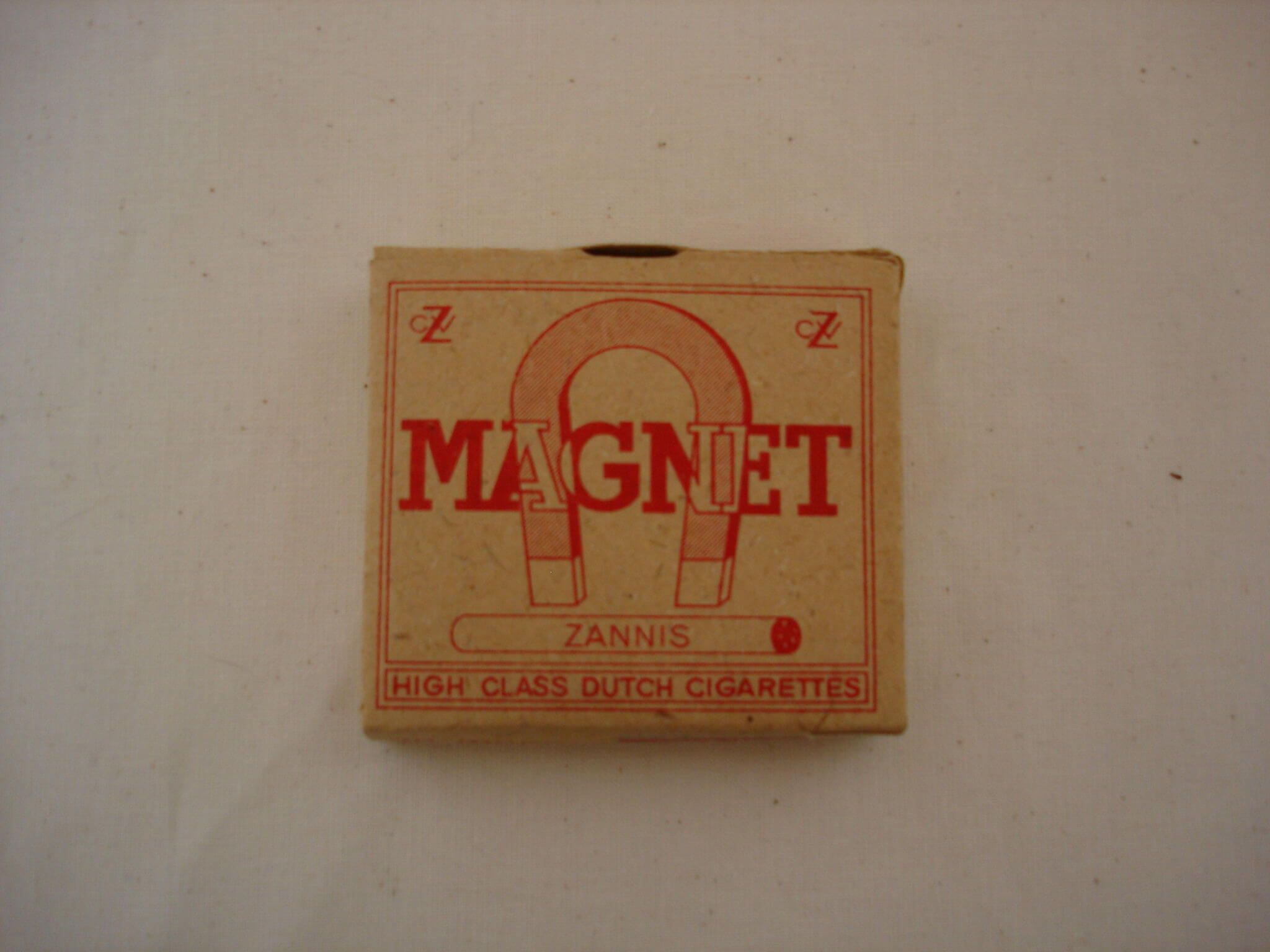 Magneet Sigaretten uit de tweede wereldoorlog